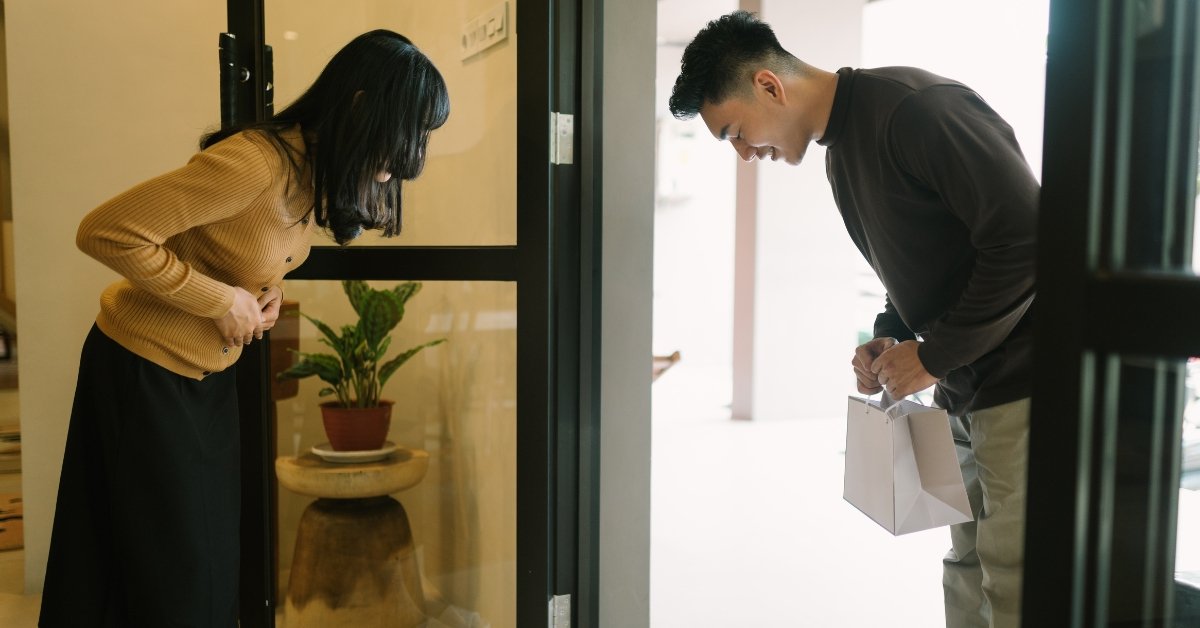 7 Cultural Etiquette Rules Muslim Travelers Must Follow